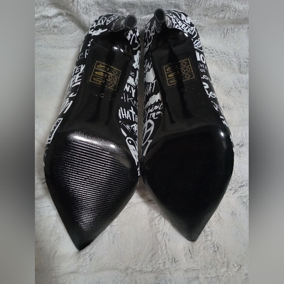 Aldo Stessy Graffiti Heels Black and White - Size 7.5 - 4" Heel - Picture 2 of 9